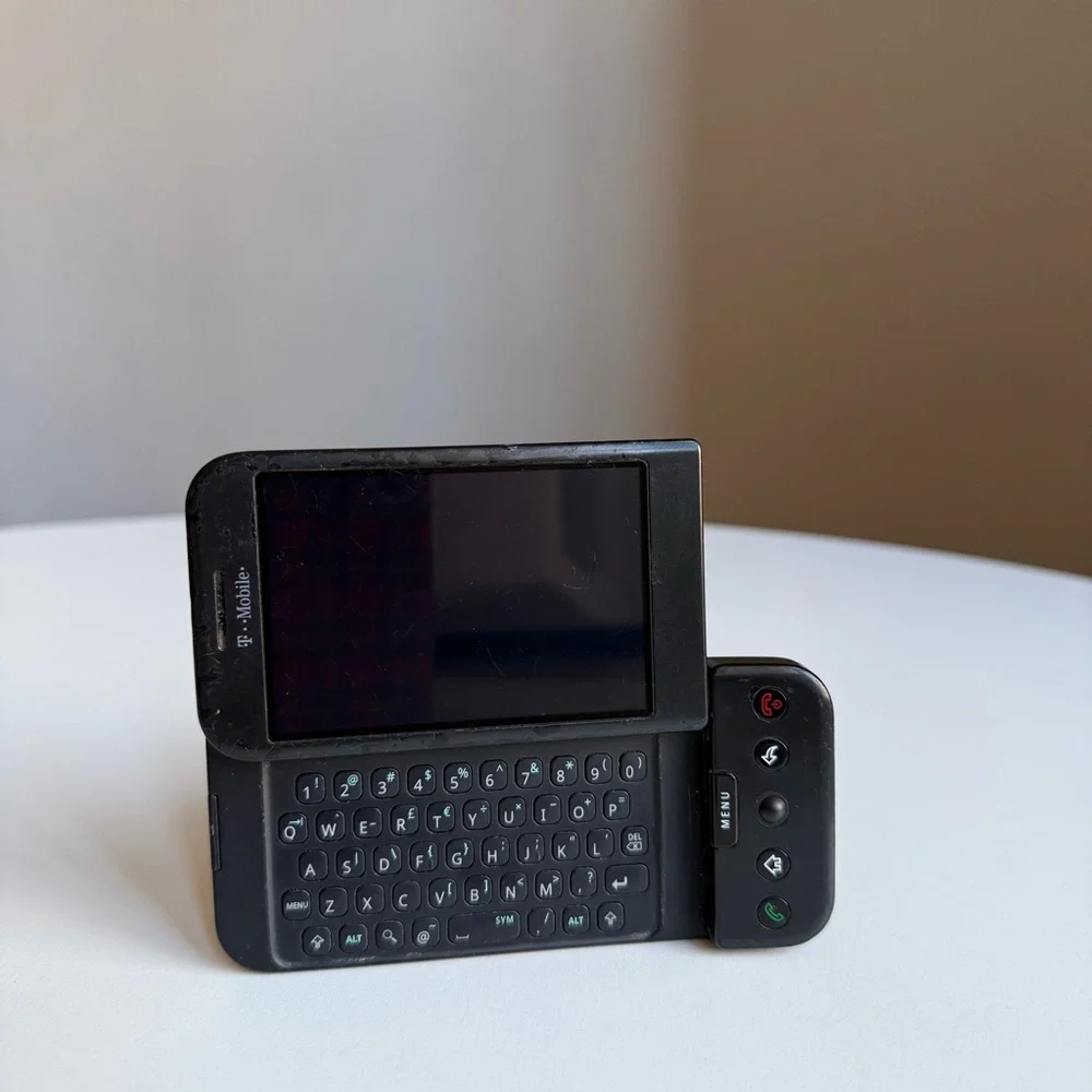 HTC Dream Google (DREA100) Black (T-Mobile) Slide-Out Keyboard Cell phone